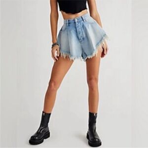 NWT Free People Harlie Denim Shorties size 26
